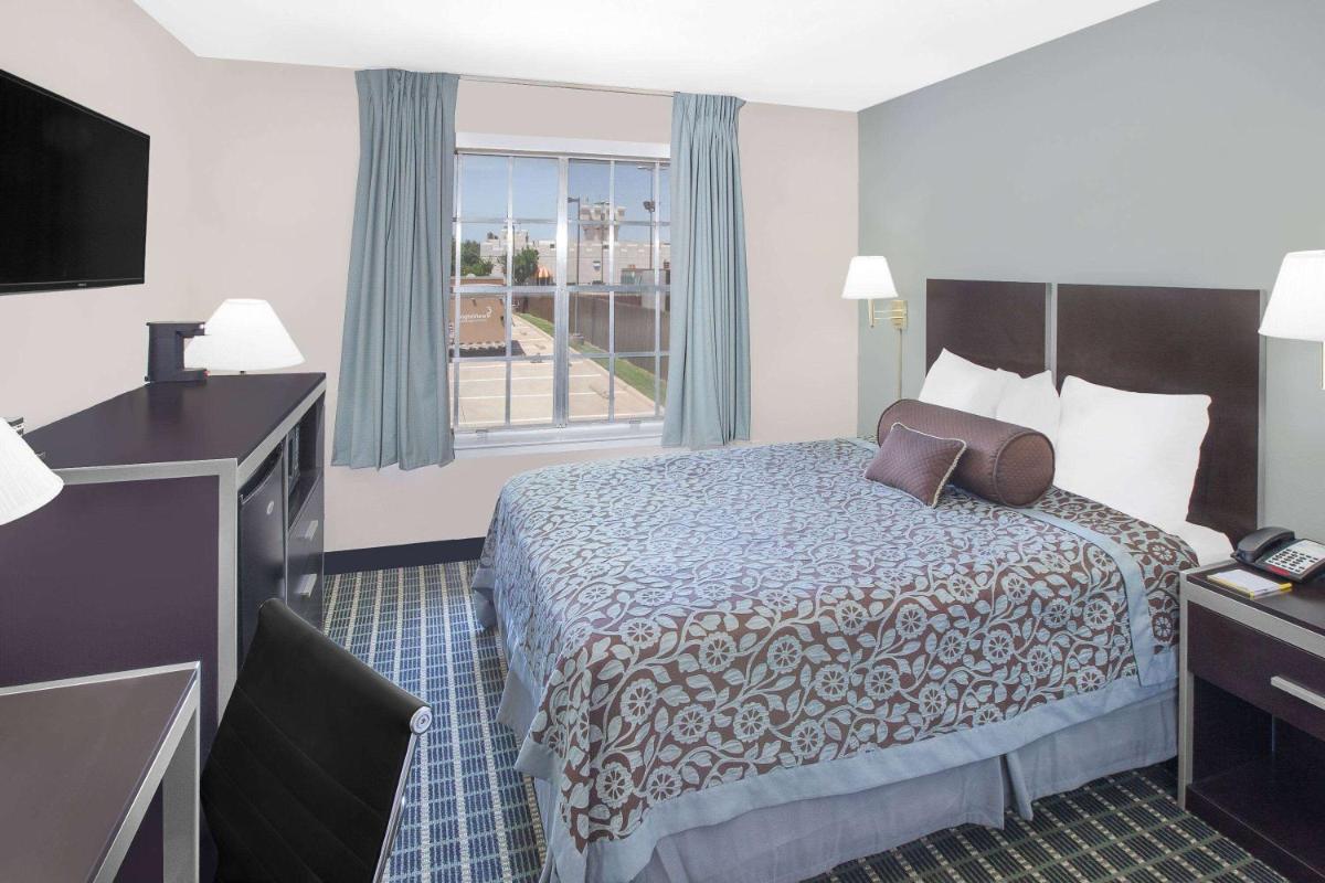 Days Inn by Wyndham Market Center Dallas Love Field - image 7