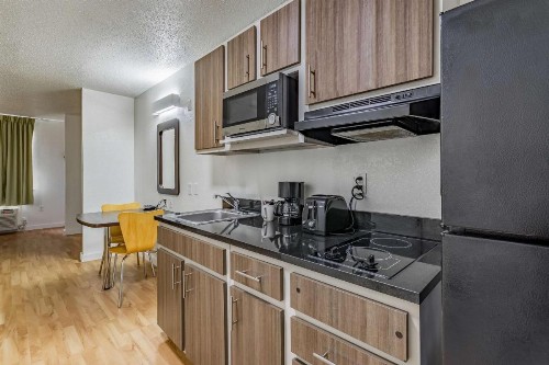 Studio 6-Dallas TX - image 7