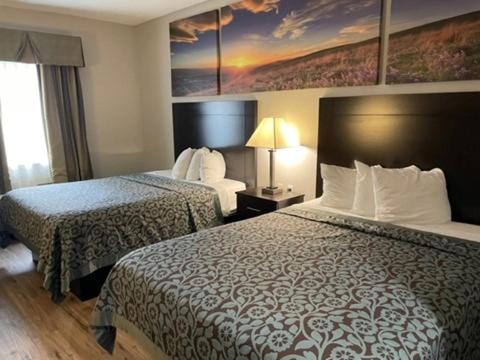 Days Inn & Suites by Wyndham Dallas - image 3