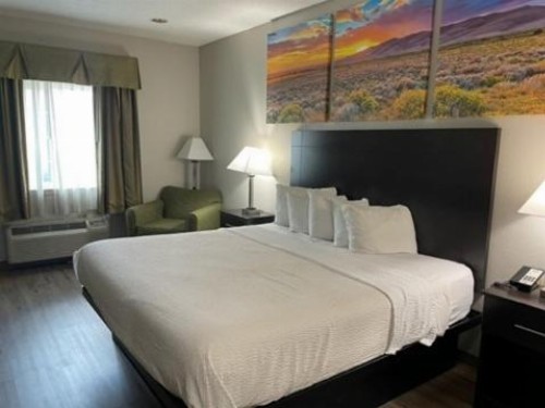 Days Inn & Suites by Wyndham Dallas - image 5