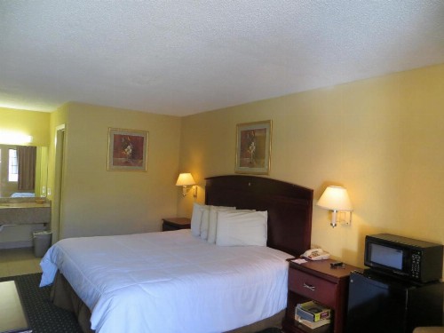 Welcome Inn - image 7