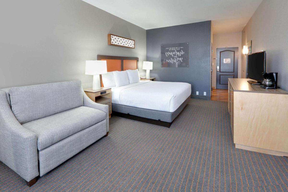 La Quinta by Wyndham Dallas Love Field - main image
