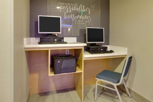 La Quinta by Wyndham Dallas Love Field - image 10