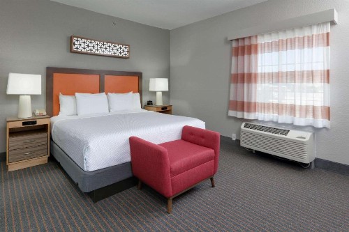 La Quinta by Wyndham Dallas Love Field - image 15