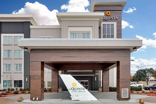 La Quinta by Wyndham Dallas Love Field - image 30