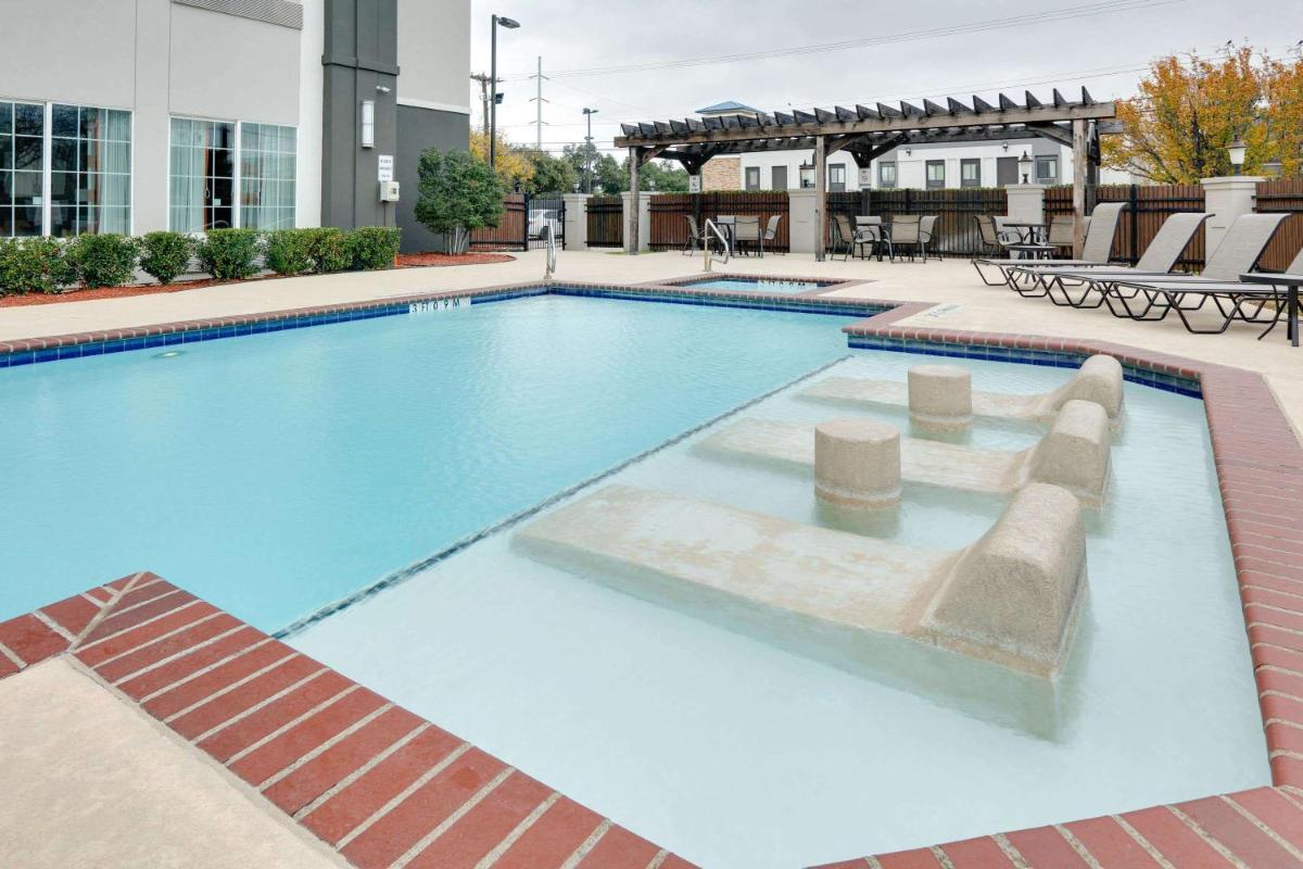La Quinta by Wyndham Dallas Love Field - image 4