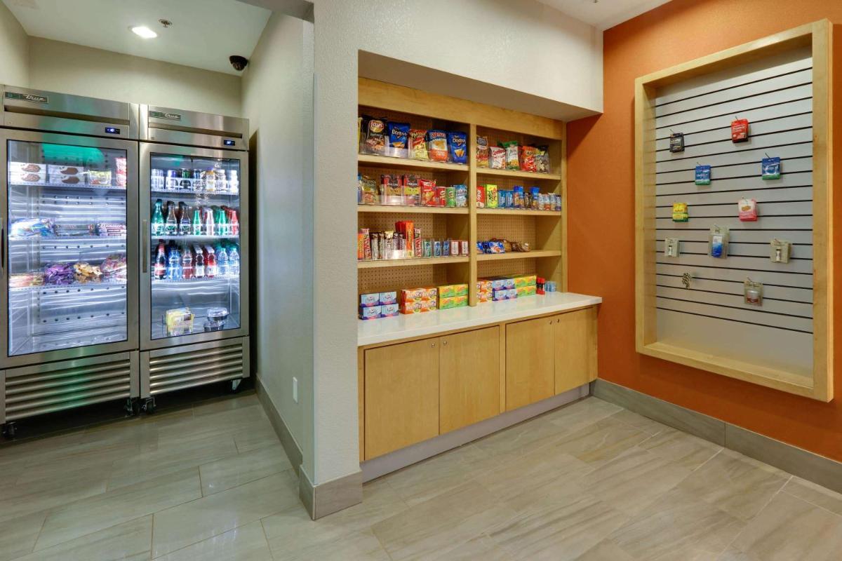 La Quinta by Wyndham Dallas Love Field - image 7
