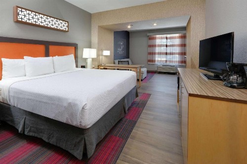 La Quinta by Wyndham Dallas Love Field - image 8