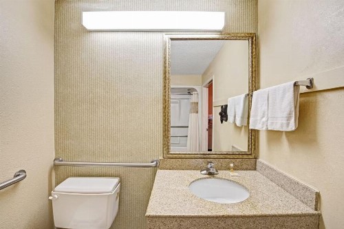Days Inn by Wyndham Dallas South - image 14