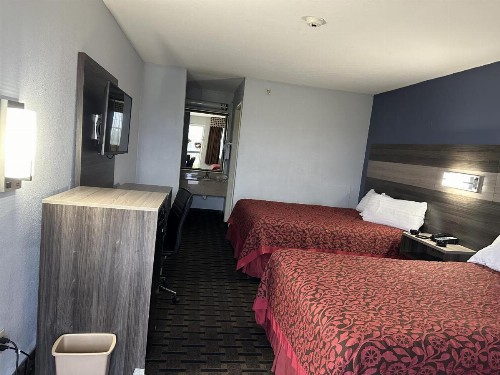 Days Inn by Wyndham Dallas South - image 16