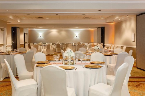 Sheraton Suites Market Center Dallas - image 26