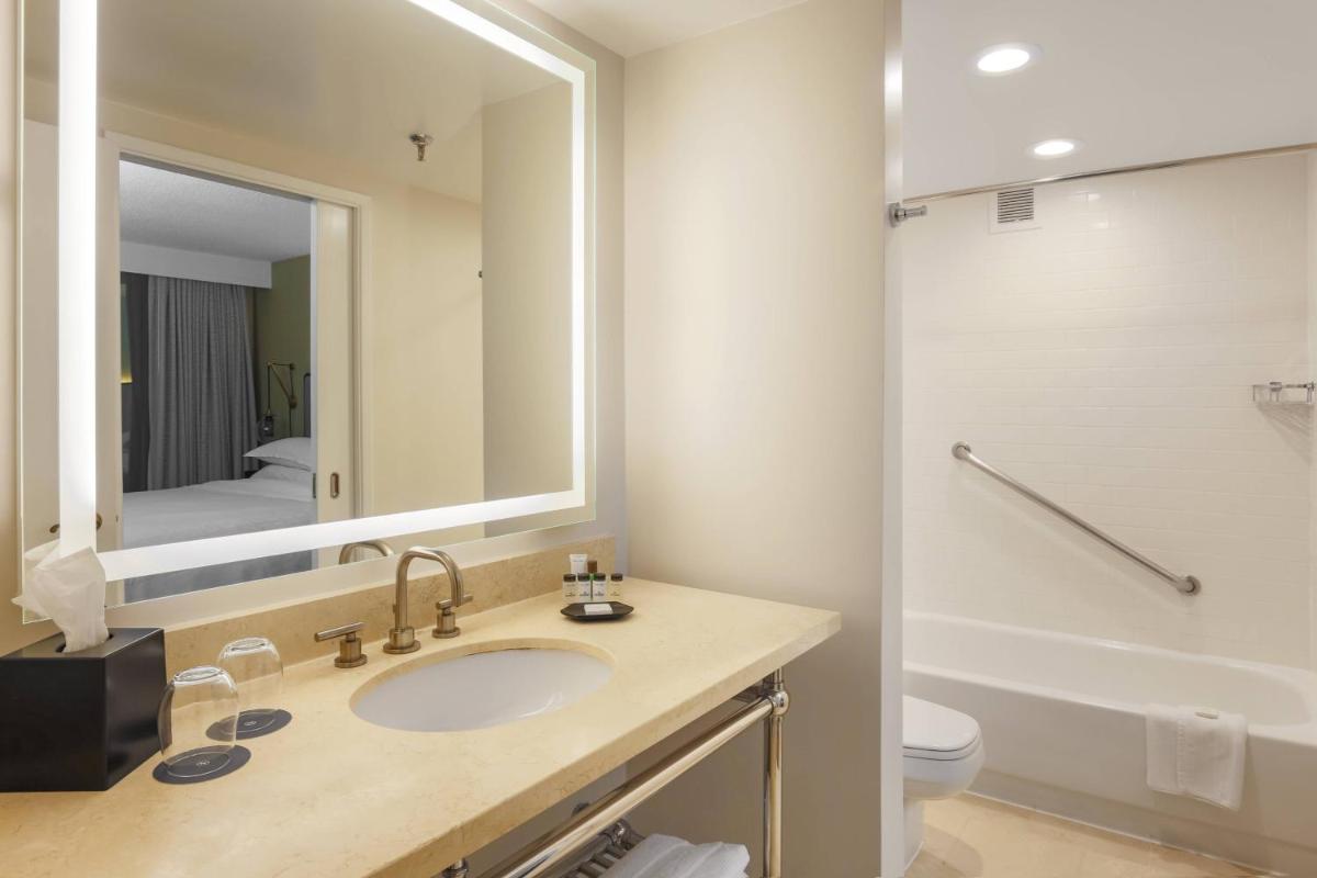 Sheraton Suites Market Center Dallas - image 7