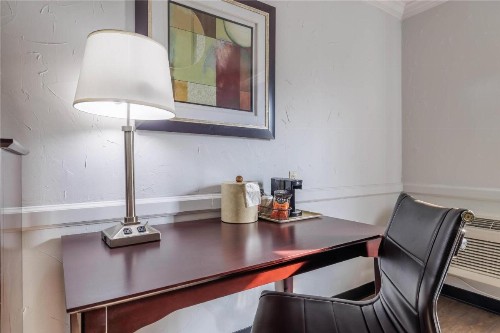 Best Western Market Center - image 5