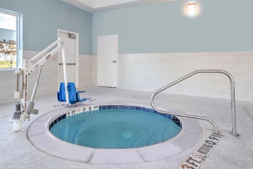 Holiday Inn Express Hotel & Suites Dallas West an IHG Hotel - image 6