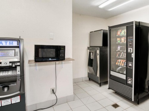 Dallas Love Field Inn - image 15