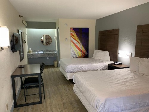 Dallas Love Field Inn - image 35