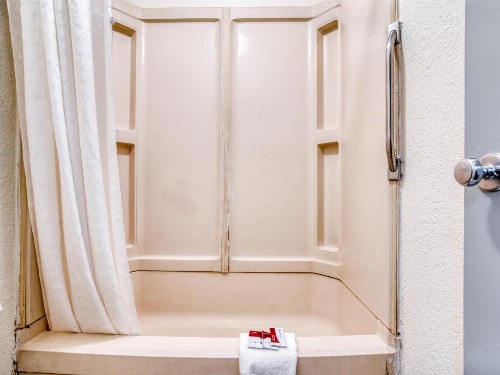 Dallas Love Field Inn - image 8