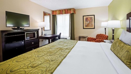 Best Western Plus Addison/Dallas Hotel - image 13