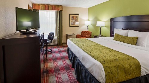 Best Western Plus Addison/Dallas Hotel - image 2