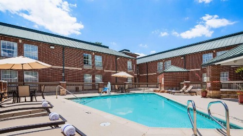 Best Western Plus Addison/Dallas Hotel - image 3