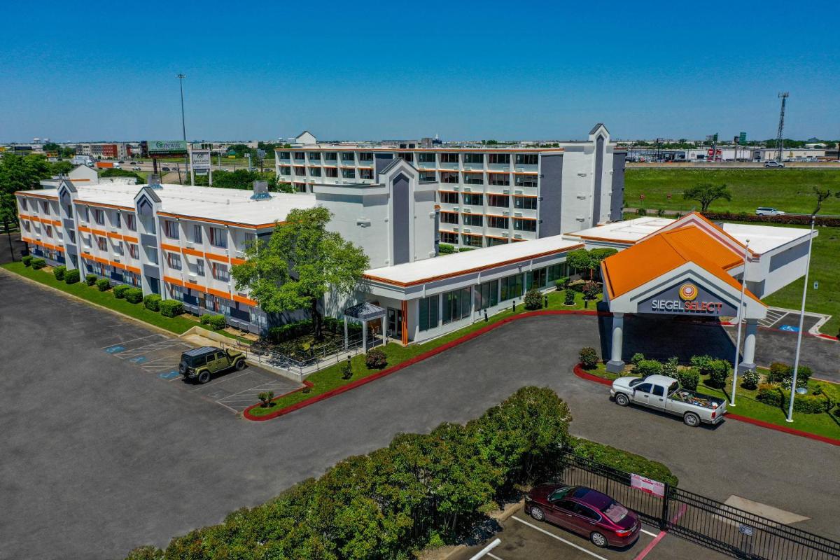 Siegel Select Dallas - image 6