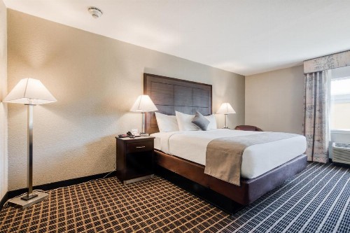 Alexis Hotel & Banquets Dallas Park Central Galleria - image 14