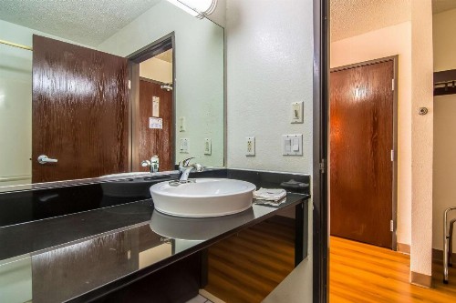 Motel 6-Dallas TX - North - Richardson - image 17