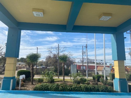 Tropicana Inn and Suites - image 11
