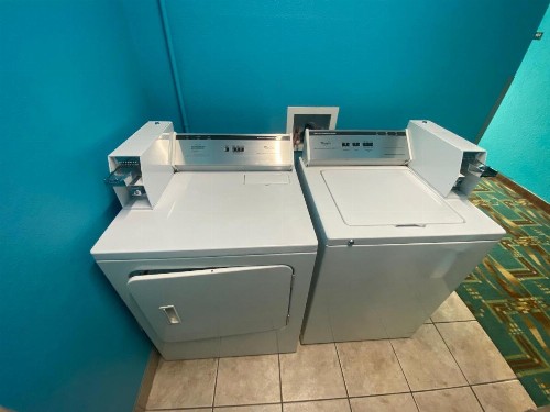 Tropicana Inn and Suites - image 25