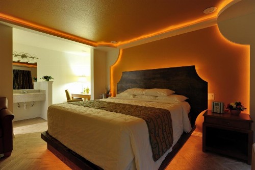 Romantic Inn & Suites - image 17