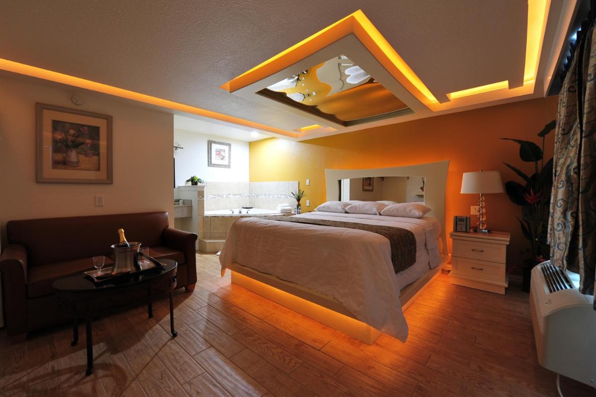 Romantic Inn & Suites - image 2