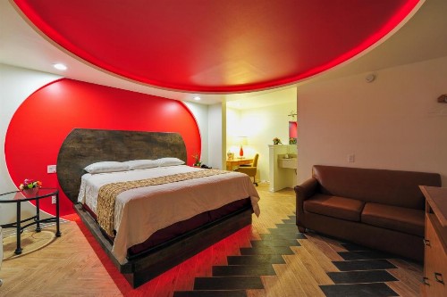 Romantic Inn & Suites - image 25