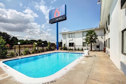 Motel 6-Dallas TX - South - image 12