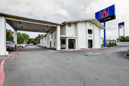Motel 6-Dallas TX - South - image 19