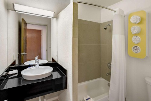 Motel 6-Dallas TX - South - image 6