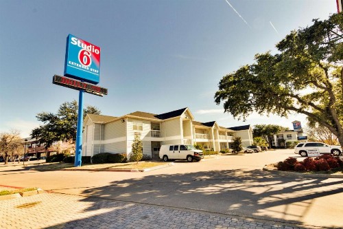 Studio 6-Dallas TX - Garland - Northeast - image 8