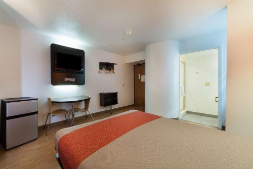 Motel 6-Dallas TX - Northeast - image 17