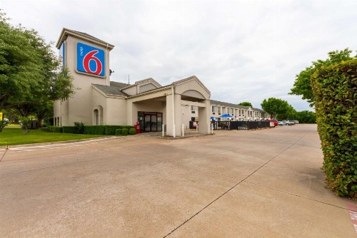 Motel 6-Dallas TX - Northeast - image 2