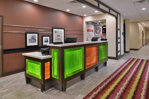 Hampton Inn & Suites Dallas Market Center - image 15