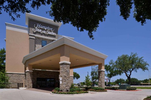 Hampton Inn & Suites Dallas Market Center - image 3
