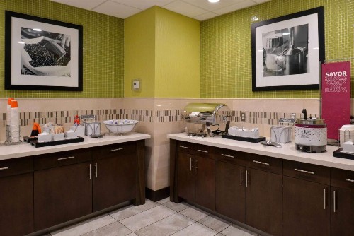Hampton Inn & Suites Dallas Market Center - image 30