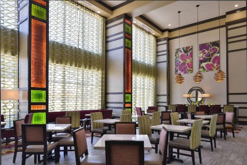 Hampton Inn & Suites Dallas Market Center - image 31