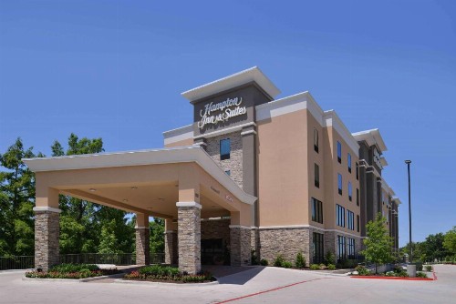 Hampton Inn & Suites Dallas Market Center - image 4