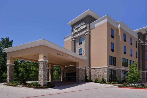 Hampton Inn & Suites Dallas Market Center - image 5