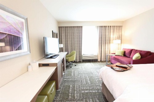 Hampton Inn & Suites Dallas Market Center - image 50