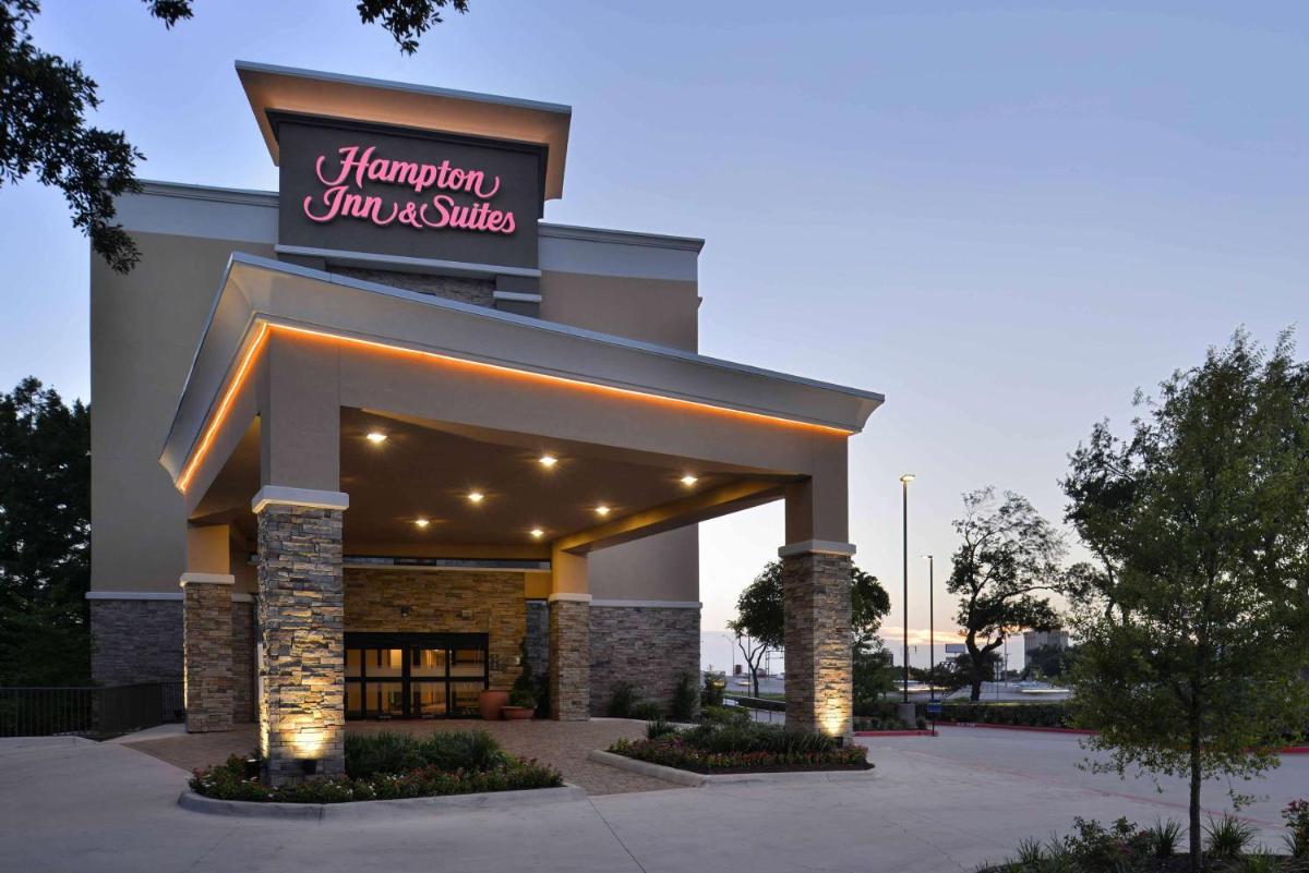 Hampton Inn & Suites Dallas Market Center - image 6