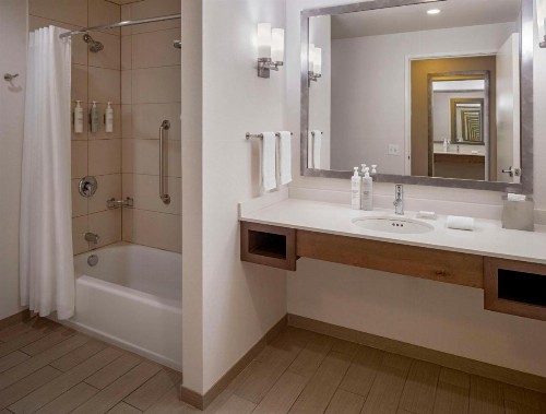 Hilton Garden Inn Downtown Dallas - image 40