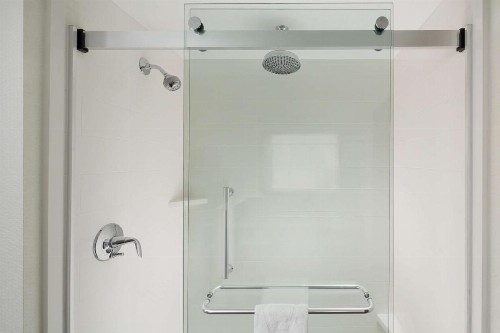 Hampton Inn & Suites Dallas Downtown - image 2