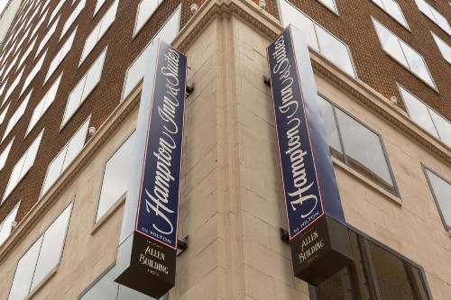 Hampton Inn & Suites Dallas Downtown - image 42