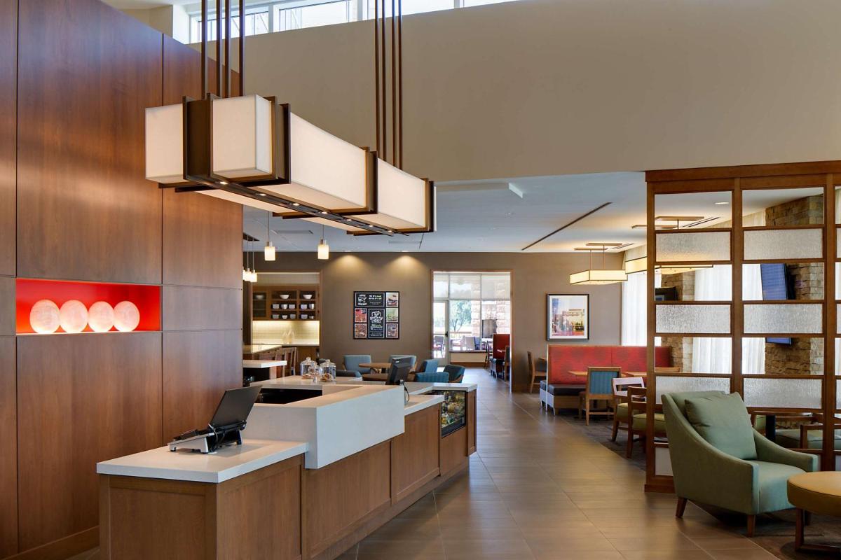 Hyatt Place DFW - image 2